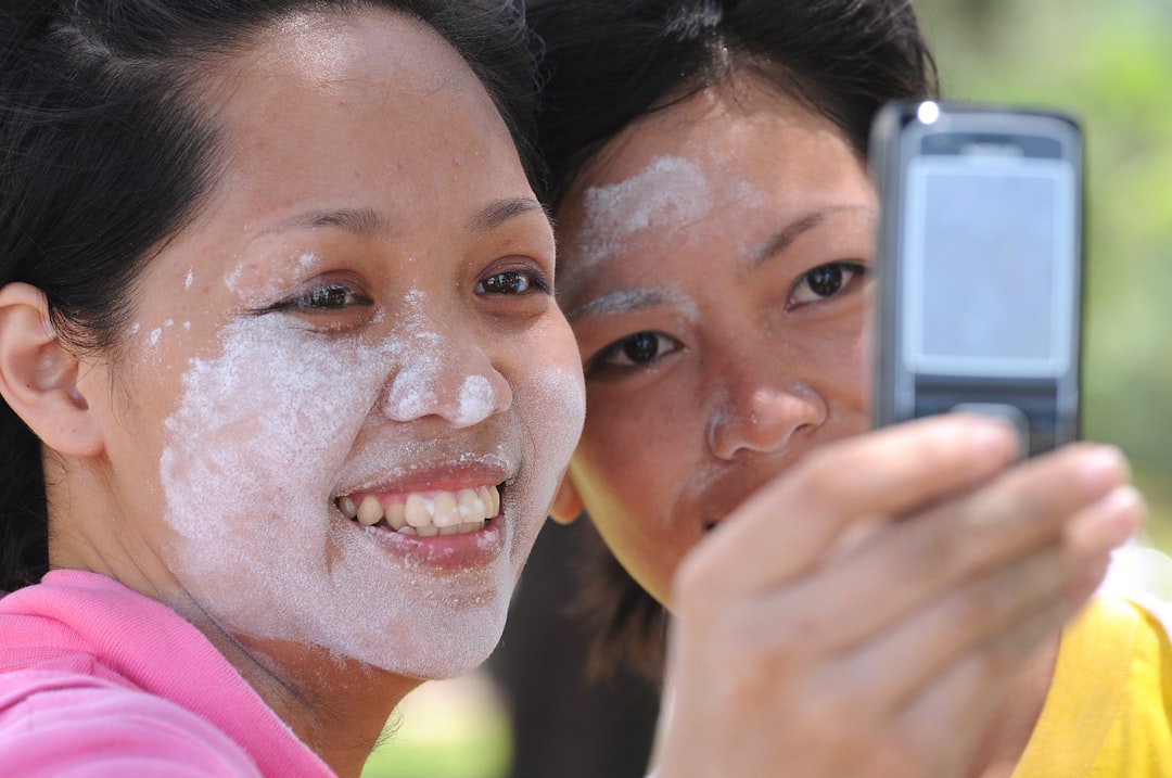Photo reduce pores