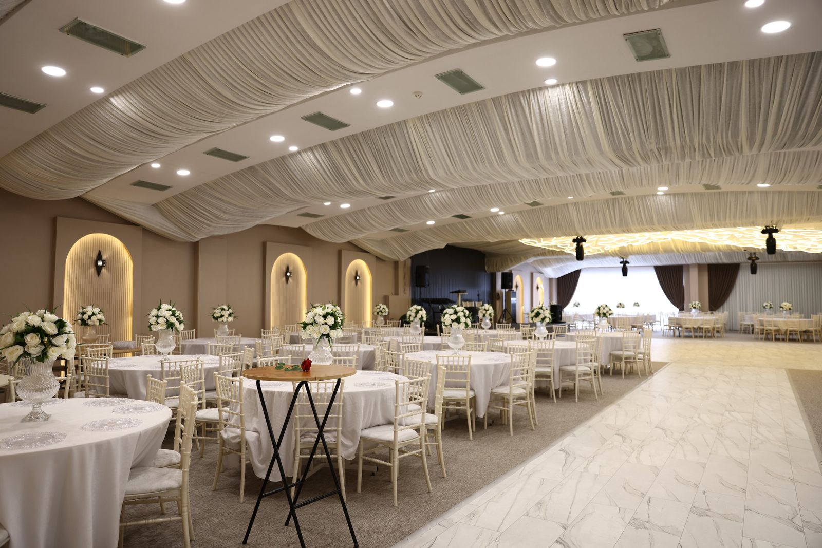 De la mood board la ziua nunții: cum se construiește un concept care nu se destramă pe drum cu Maison Dadoo