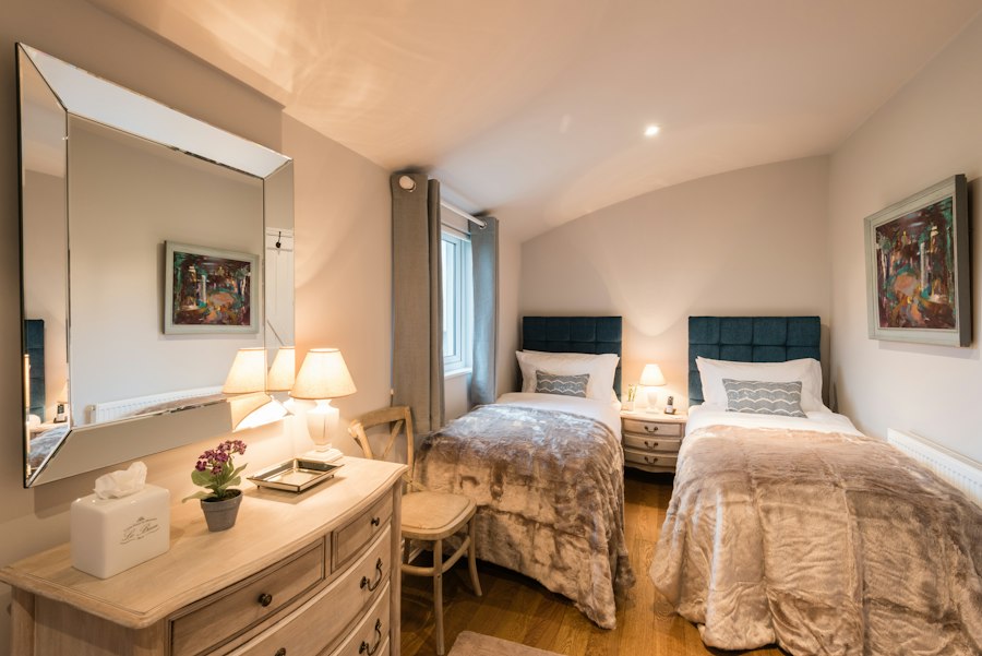 Photo accommodation selection